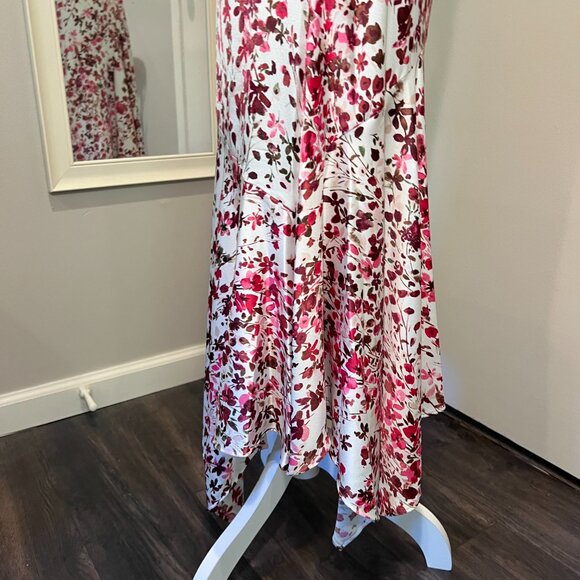 Taylor Floral Asymmetrical Sleeveless midi dress, Size 6 - Picture 11 of 16